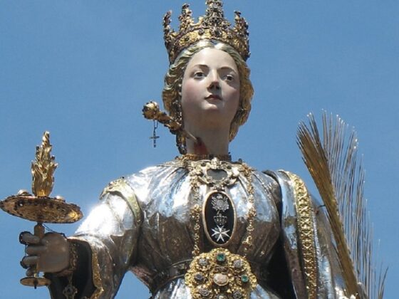 Santa Lucía virgen y mártir el Santo del día 13 de Diciembre