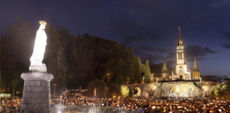 Poderosa Oración de la noche a la Virgen de Lourdes