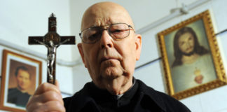 Padre Gabriele Amorth, exorcista