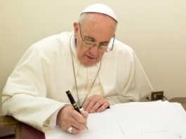 Papa Francisco no a las historias falsas y destructivas, narrar el bien que une2