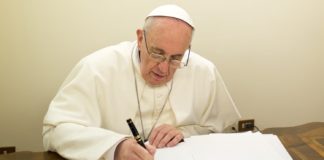 Papa Francisco no a las historias falsas y destructivas, narrar el bien que une2