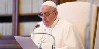 El Papa: ninguna tolerancia para el racismo, pero no a la violencia